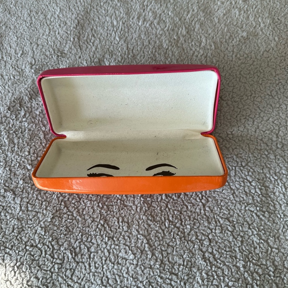 Kate Spade Vibrant Pink Eyewear Case - Picture 3 of 3